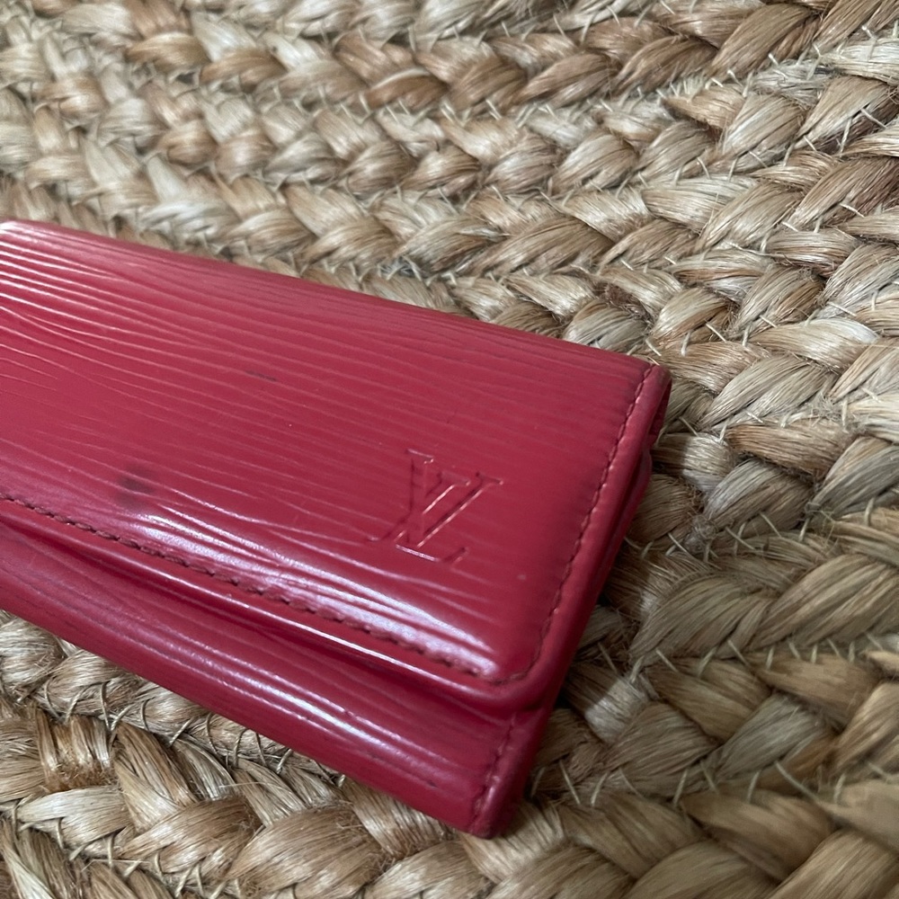 ❣️LOUIS VUITTON RED EPI KEY HOLDER❣️ - Picture 14 of 14